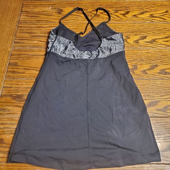 Lululemon black embrace tank size 6 - Picture 4 of 7